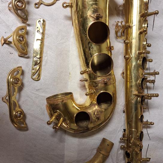 Corpo Sax smontato prima del trattamento.